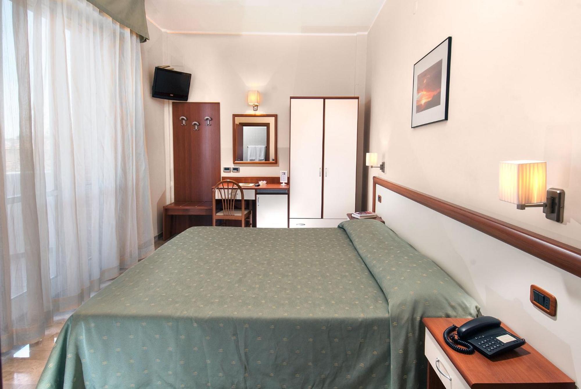Hotel Continental Fano Room photo